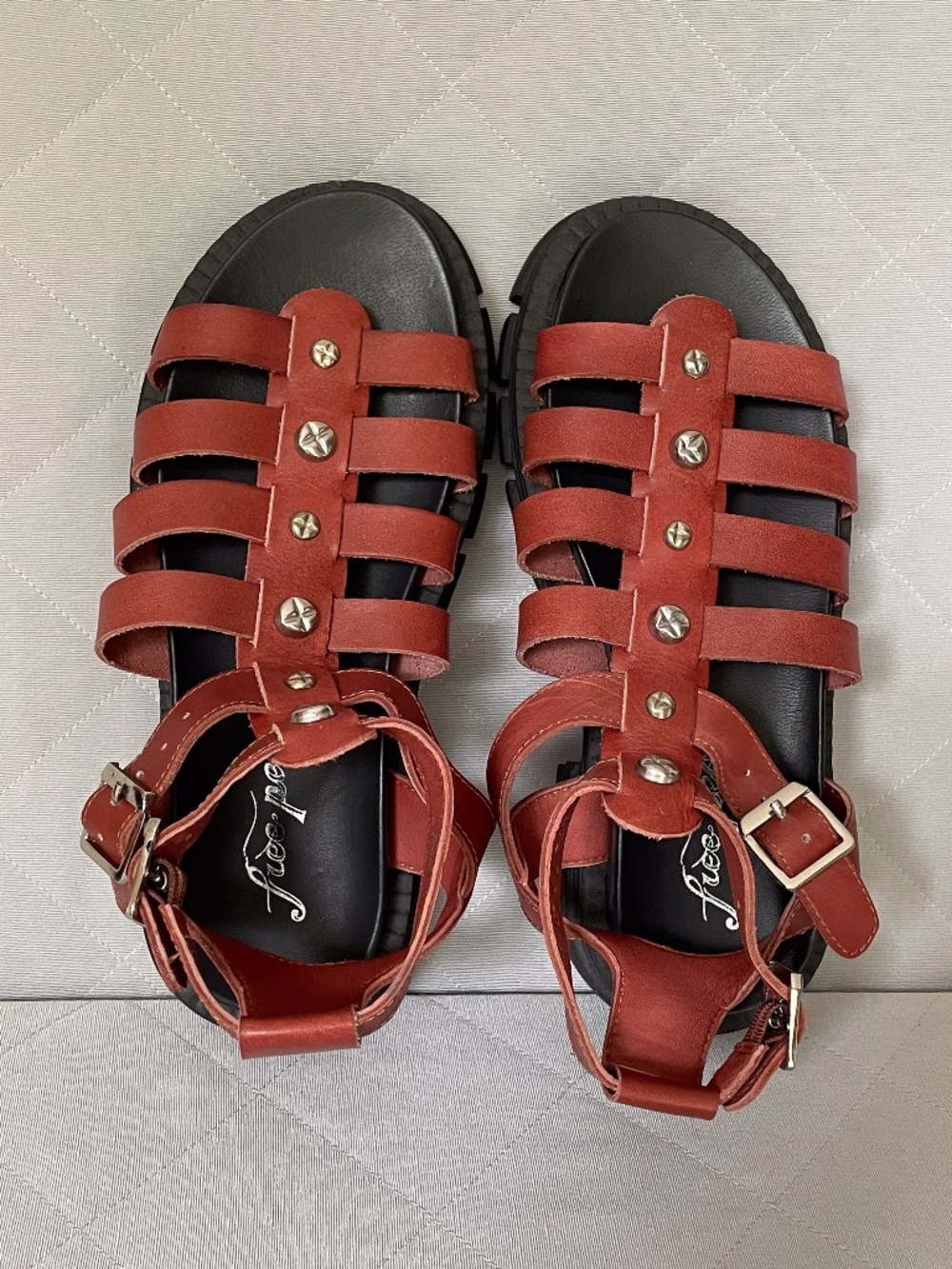 Free People Hadley Hammered Stud Sandals - Like New - 38.5/8 - Picture 2 of 10
